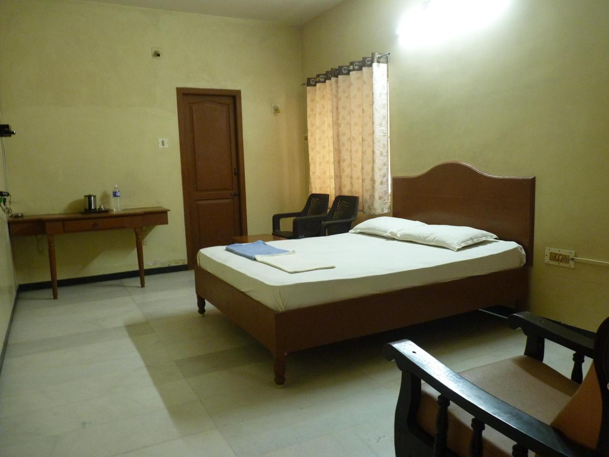 Mettuppālaiyam Nanda Lodge מראה חיצוני תמונה
