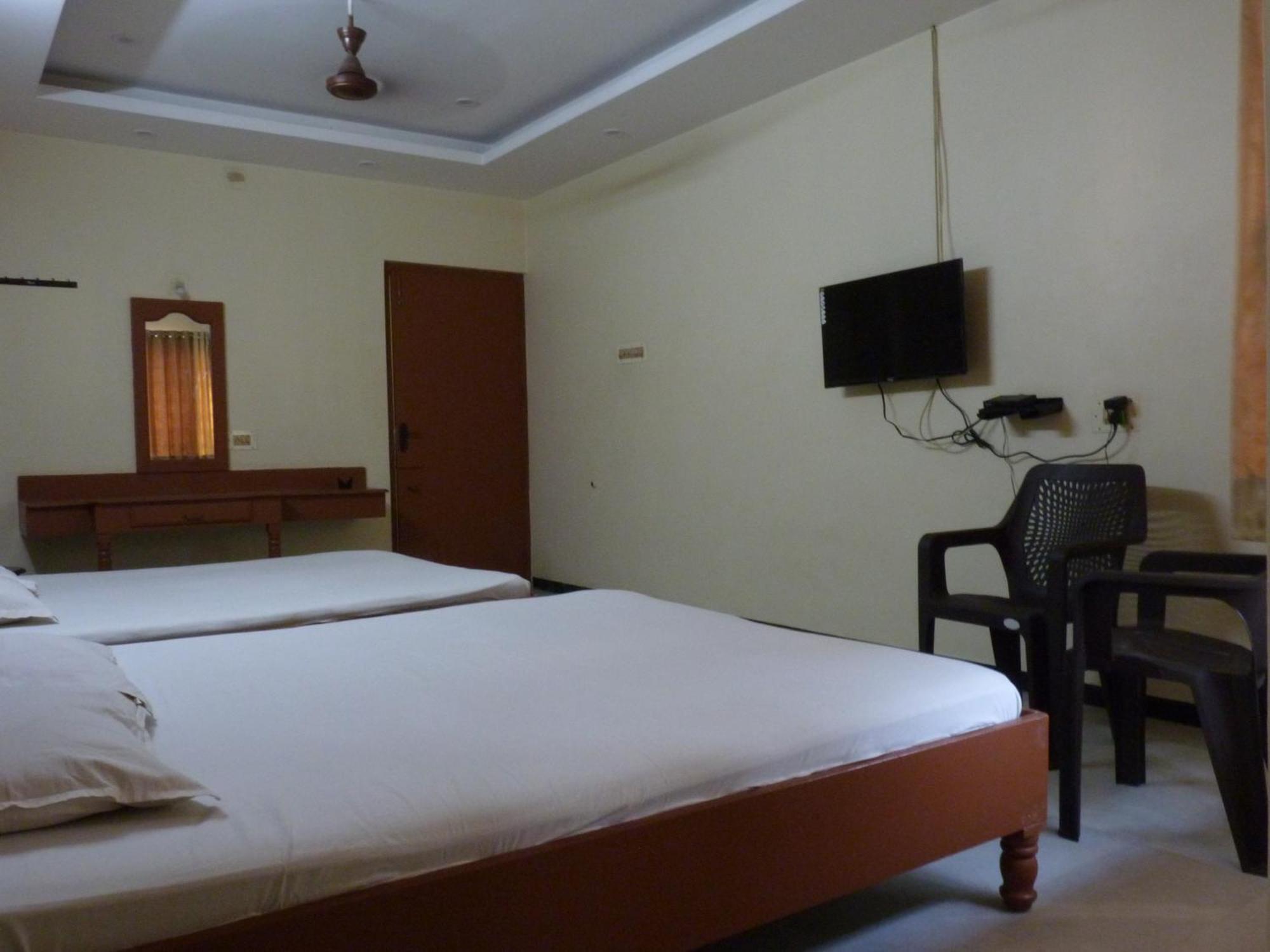 Mettuppālaiyam Nanda Lodge מראה חיצוני תמונה